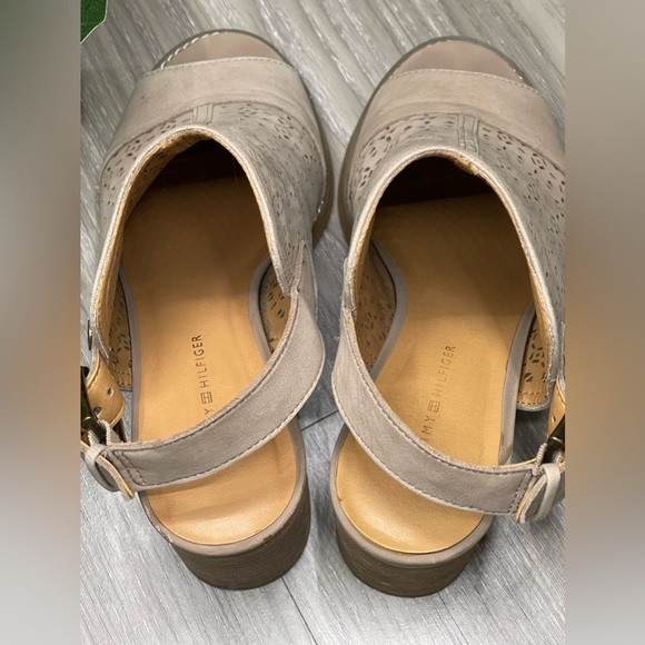 Tommy Hilfiger Tan Open Toe Chunky Block Heels - Picture 6 of 12